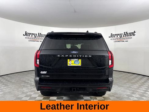 Used 2025 Ford Expedition Active RWD image 7