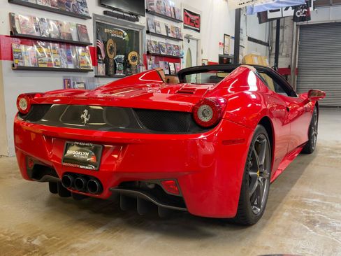 Used 2014 Ferrari 458 Spider RWD image 7