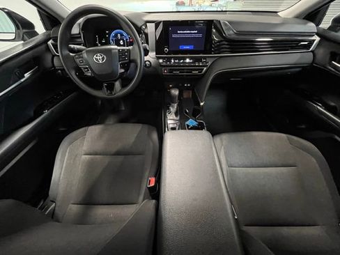 Used 2025 Toyota Camry LE image 17