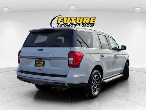 Used 2024 Ford Expedition XLT image 4