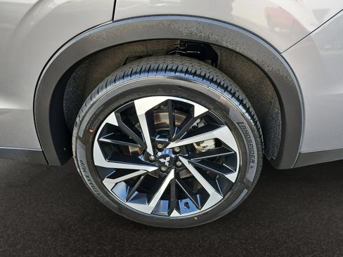 Used 2023 Mitsubishi Outlander SE AWD/4WD image 40