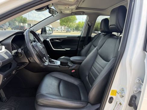 Used 2021 Toyota RAV4 XLE Premium FWD image 25
