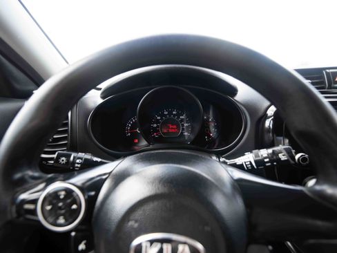 Used 2016 Kia Soul FWD image 15