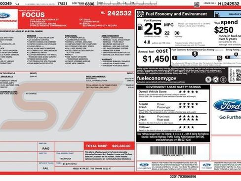 Used 2017 Ford Focus ST w/ Equipment Group 401A FWD image 3