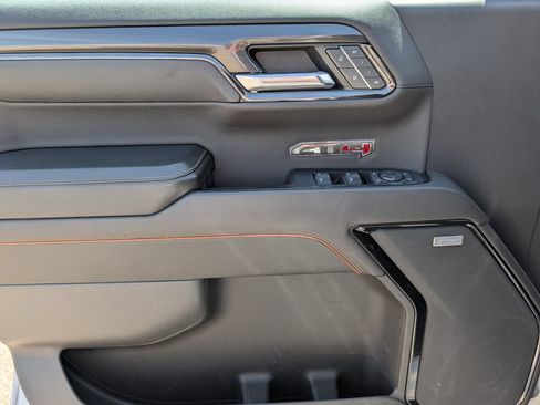 Used 2023 GMC Sierra 1500 AT4 w/ AT4 Premium Package AWD/4WD image 19
