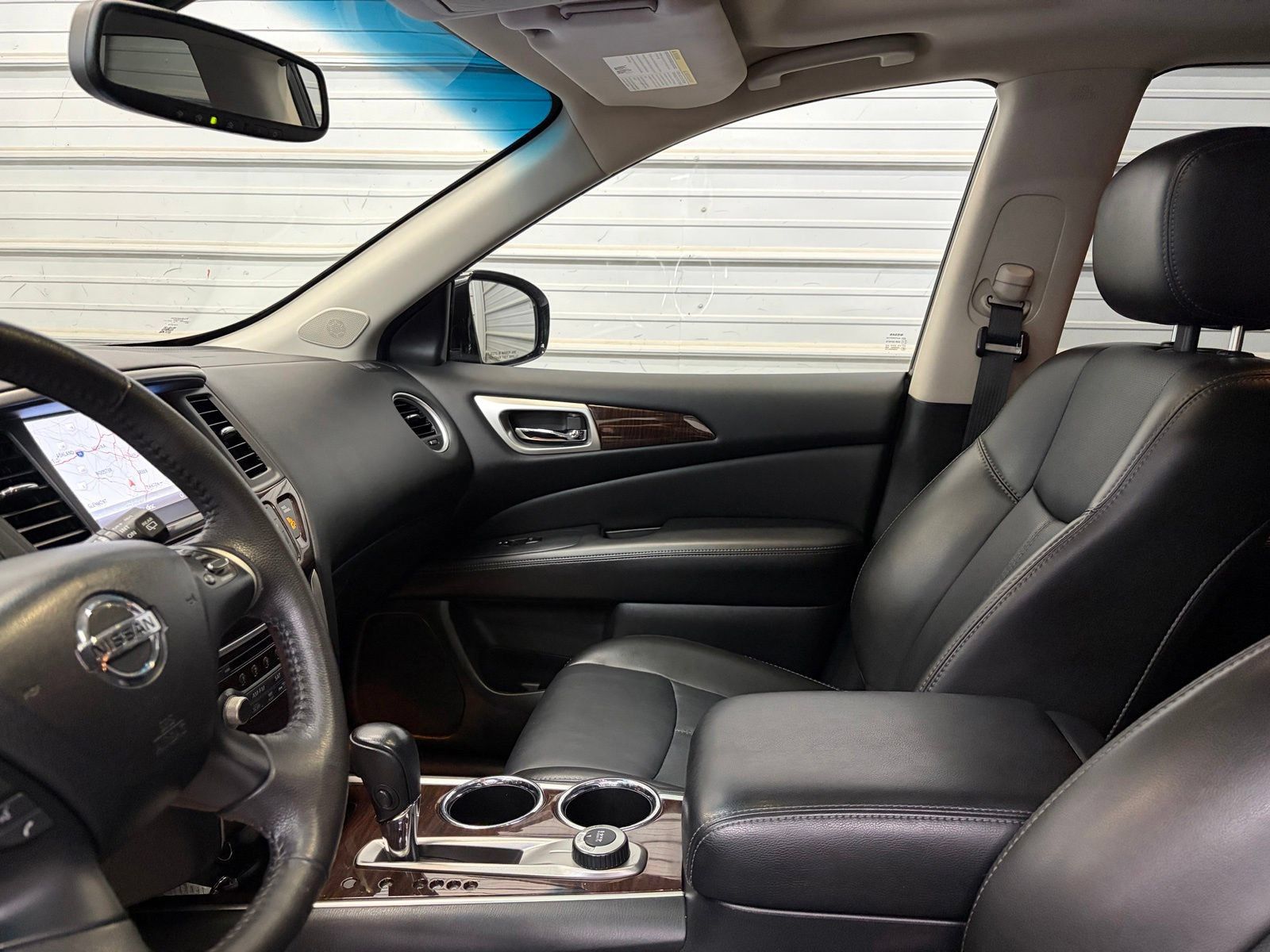 Used 2014 Nissan Pathfinder Platinum w/ Platinum Premium Package AWD/4WD image 21