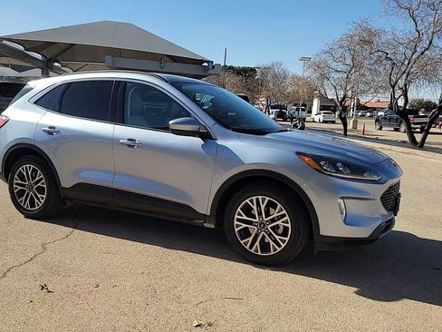 Used 2022 Ford Escape SEL w/ Technology Package image 3