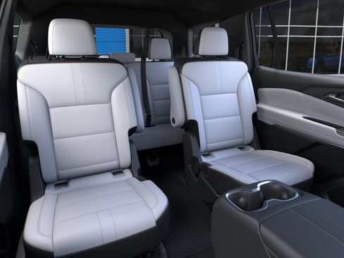 New 2026 Chevrolet Traverse High Country w/ LPO, Floor Liner Package AWD/4WD image 17