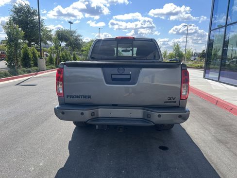 Used 2020 Nissan Frontier SV w/ Midnight Edition Floor Mats RWD image 4