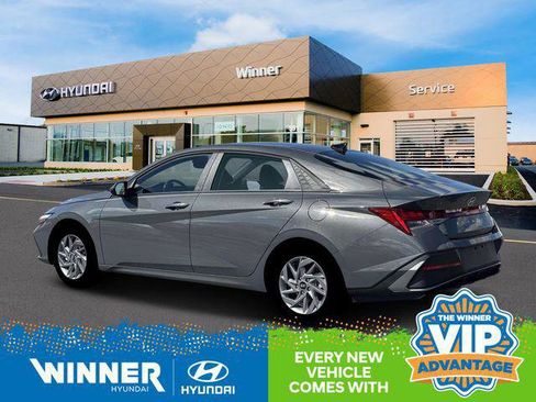 New 2026 Hyundai Elantra Blue image 4