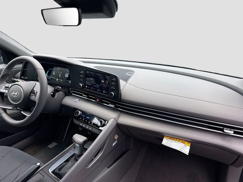 New 2026 Hyundai Elantra Sport FWD image 21