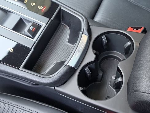 Certified 2025 Porsche Macan Turbo AWD/4WD image 26