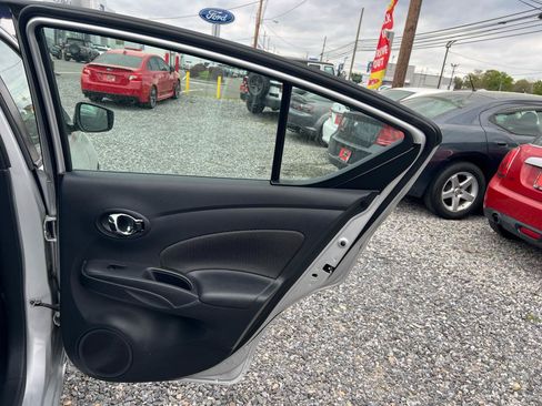 Used 2018 Nissan Versa SV FWD image 12