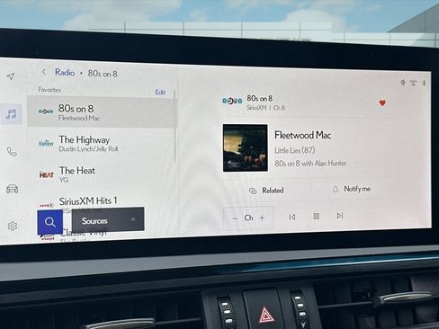 Certified 2025 Lexus ES 300h w/ Luxury Package image 24