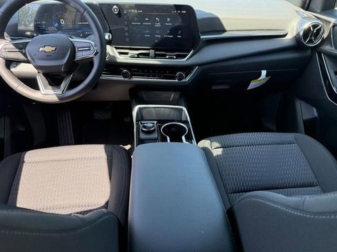 New 2026 Chevrolet Equinox LT FWD image 7