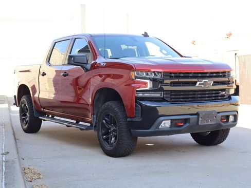 Used 2021 Chevrolet Silverado 1500 LT Trail Boss w/ Convenience Package II AWD/4WD image 2