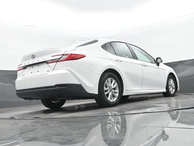 Used 2025 Toyota Camry LE w/ Convenience Package FWD image 11