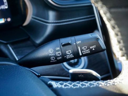 Used 2023 Jeep Grand Cherokee Limited w/ Luxury Tech Group II image 27