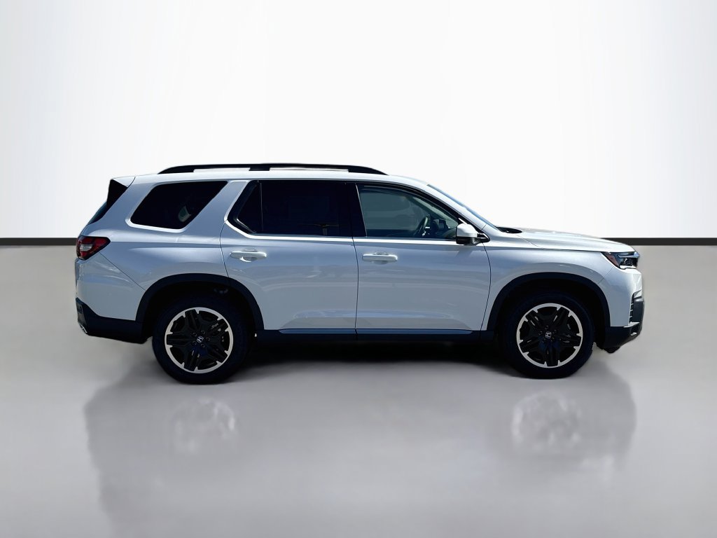 New 2026 Honda Pilot Touring image 9