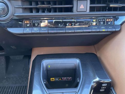 Used 2025 Toyota Crown Signia image 42