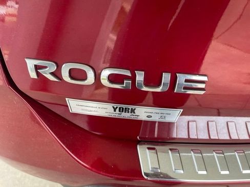 Used 2018 Nissan Rogue SV w/ Premium Package AWD/4WD image 12