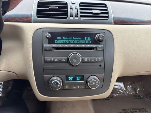 Used 2011 Buick Lucerne CXL FWD image 24