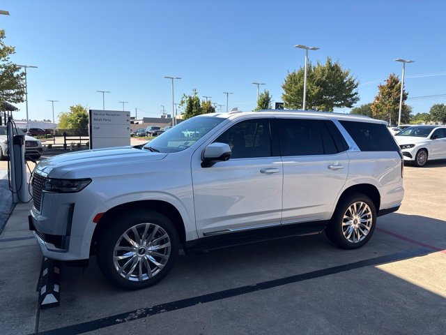 Used 2021 Cadillac Escalade Premium Luxury AWD/4WD image 1