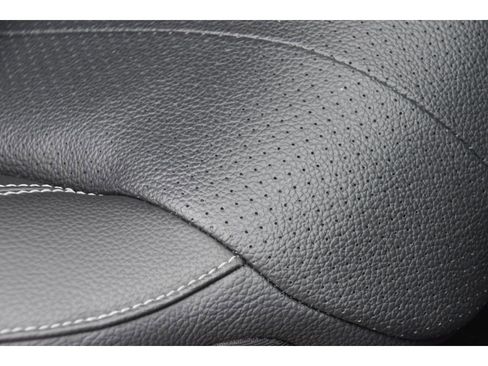 Used 2019 Mercedes-Benz E 300 4MATIC image 31