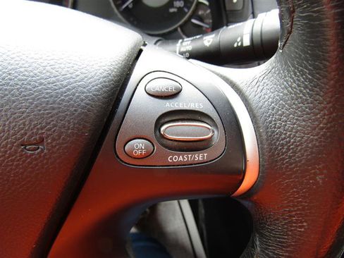 Used 2016 INFINITI Q70 L 3.7 image 16