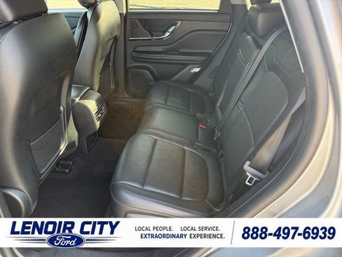 Used 2022 Lincoln Corsair AWD w/ Premium Package image 11