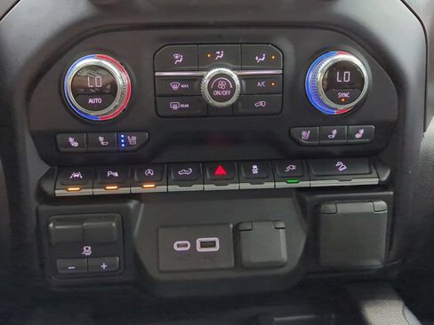 Used 2021 GMC Sierra 1500 AT4 w/ AT4 Premium Package AWD/4WD image 22