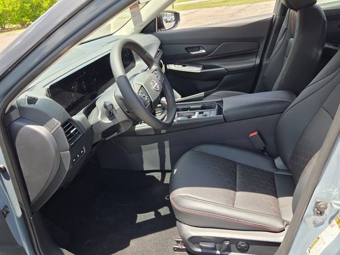 New 2026 Nissan Sentra SR w/ SR Premium Package FWD image 3