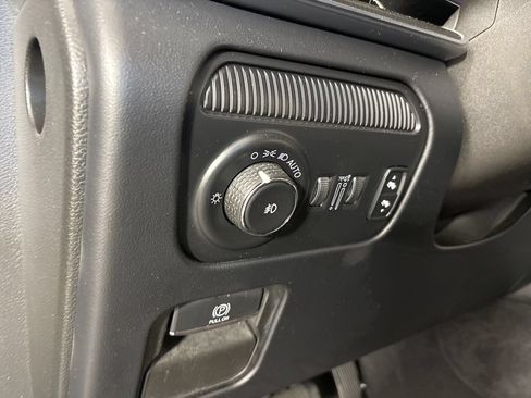 Used 2024 Jeep Grand Wagoneer Series II Obsidian w/ Quick Order Packagew 28T AWD/4WD image 9