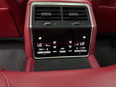 Used 2021 Porsche Panamera image 64