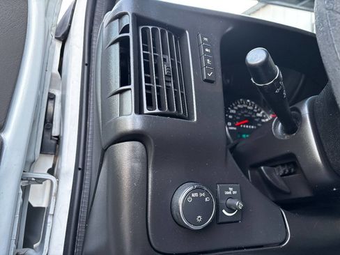 Used 2014 GMC Savana 3500 LS image 33