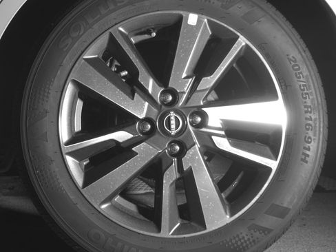 Used 2025 Nissan Versa SV image 14