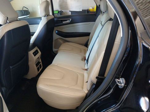 Used 2018 Ford Edge Titanium w/ Equipment Group 301A FWD image 7