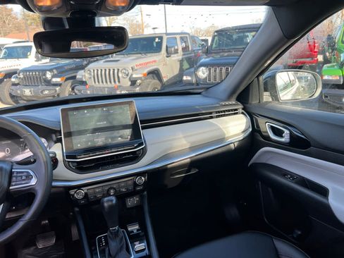 Used 2024 Jeep Compass Limited w/ Sun and Sound Group image 37