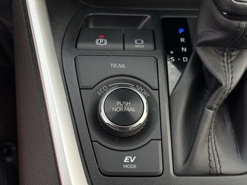 Used 2022 Toyota RAV4 SE AWD/4WD image 21