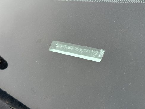 Used 2025 Toyota RAV4 XLE image 9