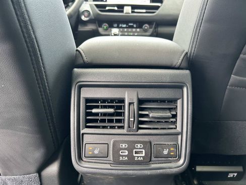 Used 2026 Subaru Outback Limited AWD/4WD image 11