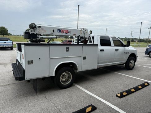Used 2018 RAM 3500 Tradesman w/ Chrome Appearance Group AWD/4WD image 3
