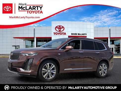 Used 2022 Cadillac XT6 Premium Luxury FWD image 1