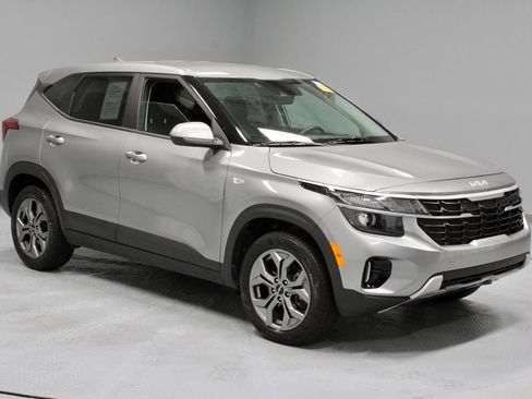 Used 2024 Kia Seltos LX AWD/4WD image 1