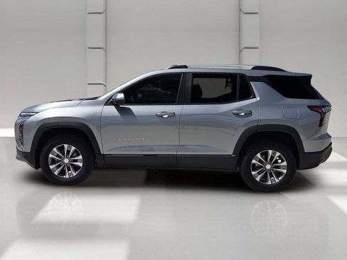 Used 2025 Chevrolet Equinox LT w/ Convenience Package II FWD image 2