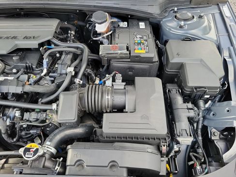 Used 2024 Hyundai Elantra SEL FWD image 40