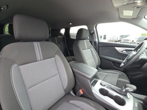 Used 2024 Chevrolet Blazer LT w/ Convenience Package FWD image 19
