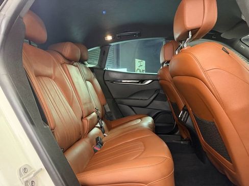 Used 2018 Maserati Levante AWD/4WD image 20
