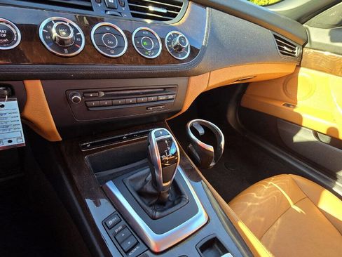 Used 2011 BMW Z4 sDrive35i image 15