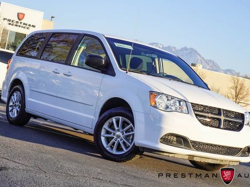 Used 2017 Dodge Grand Caravan SE image 1